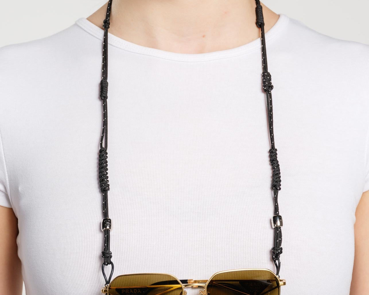 How to Wear a Glasses Chain (Eyewear Strap): 2026 Styling Guide